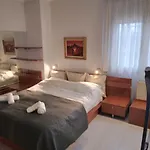 Vilă In Panorama, Thessaloniki, With A Swimming Pool. Host: Mr. George