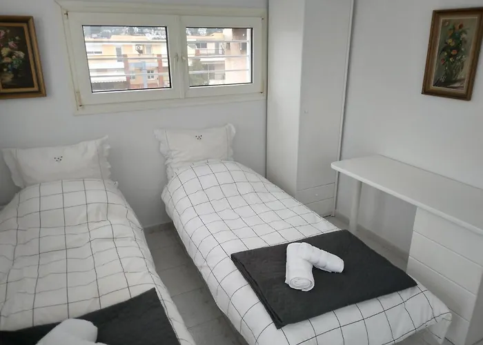 ヴィラ In Panorama, Thessaloniki, With A Swimming Pool. Host: Mr. George *