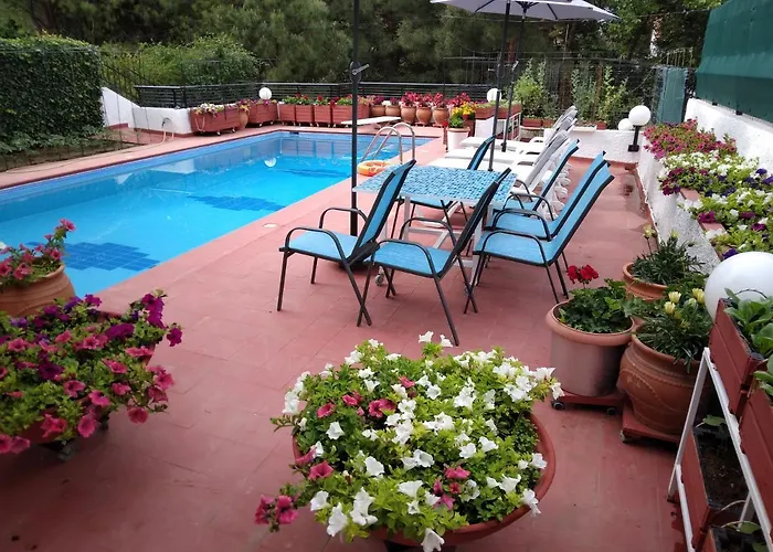 ヴィラ In Panorama, Thessaloniki, With A Swimming Pool. Host: Mr. George