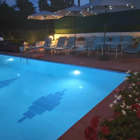 In Panorama, Thessaloniki, With A Swimming Pool. Host: Mr. George 빌라 *
