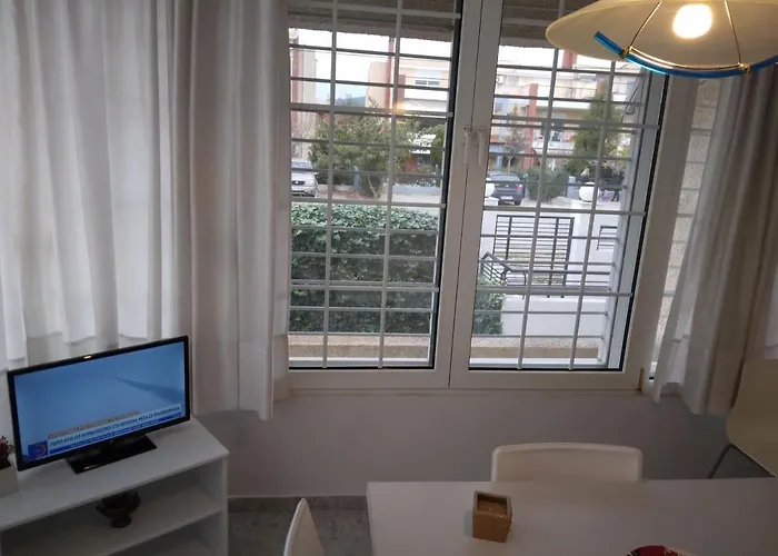 Vilă In Panorama, Thessaloniki, With A Swimming Pool. Host: Mr. George